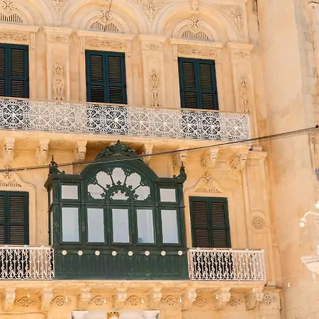 Vittoriosa' Seafront 2 Bed Highly Furnished * Birgu