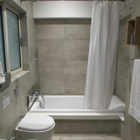 Vittoriosa' Seafront 2 Bed Highly Furnished ビルグ