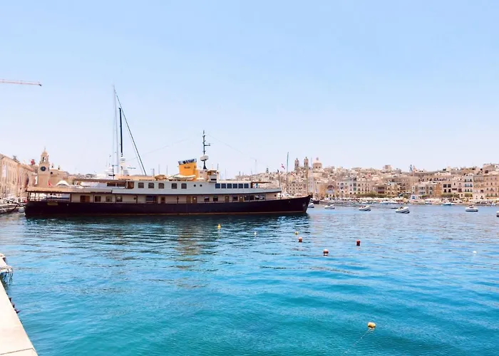 Vittoriosa' Seafront 2 Bed Highly Furnished Daire Birgu