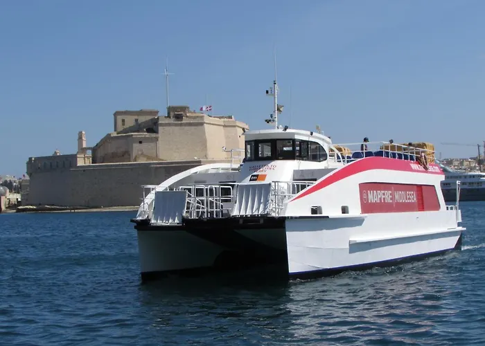 Vittoriosa' Seafront 2 Bed Highly Furnished Daire *