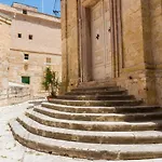 Apartment Vittoriosa' Seafront 2 Bed Highly Furnished Vittoriosa