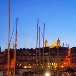 Vittoriosa' Seafront 2 Bed Highly Furnished Apartment Vittoriosa