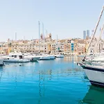 Vittoriosa' Seafront 2 Bed Highly Furnished *