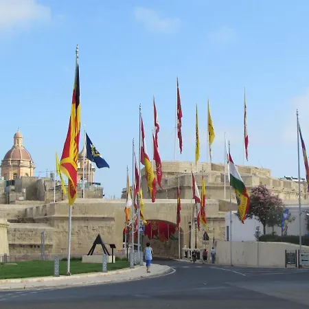 Vittoriosa' Seafront 2 Bed Highly Furnished 公寓 比尔古