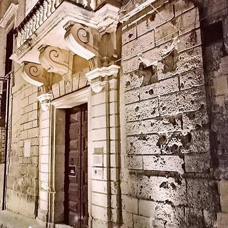 Vittoriosa' Seafront 2 Bed Highly Furnished Daire *