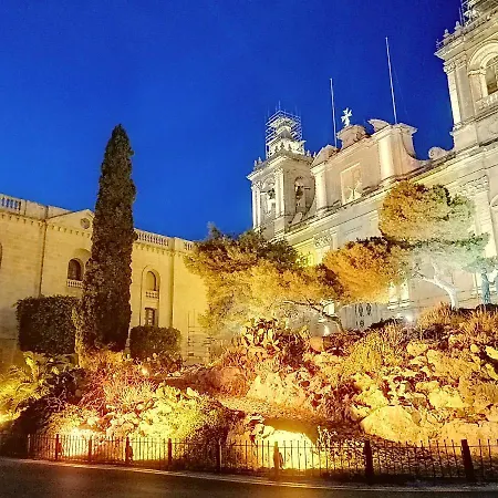 Daire Vittoriosa' Seafront 2 Bed Highly Furnished Birgu