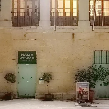 Vittoriosa' Seafront 2 Bed Highly Furnished Apartamento