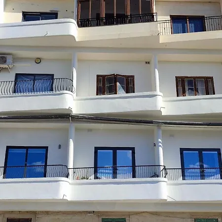 Vittoriosa' Seafront 2 Bed Highly Furnished