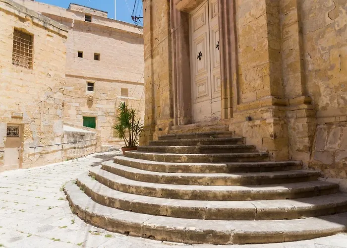 Apartment Vittoriosa' Seafront 2 Bed Highly Furnished Vittoriosa