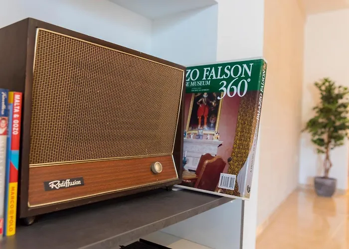 Apartment Vittoriosa' Seafront 2 Bed Highly Furnished