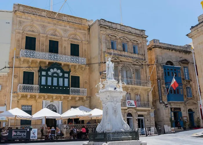 Apartment Vittoriosa' Seafront 2 Bed Highly Furnished Vittoriosa