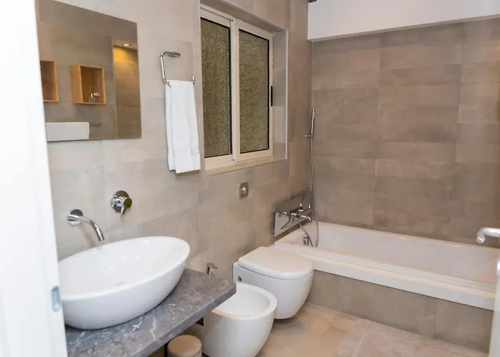 Apartment Vittoriosa' Seafront 2 Bed Highly Furnished