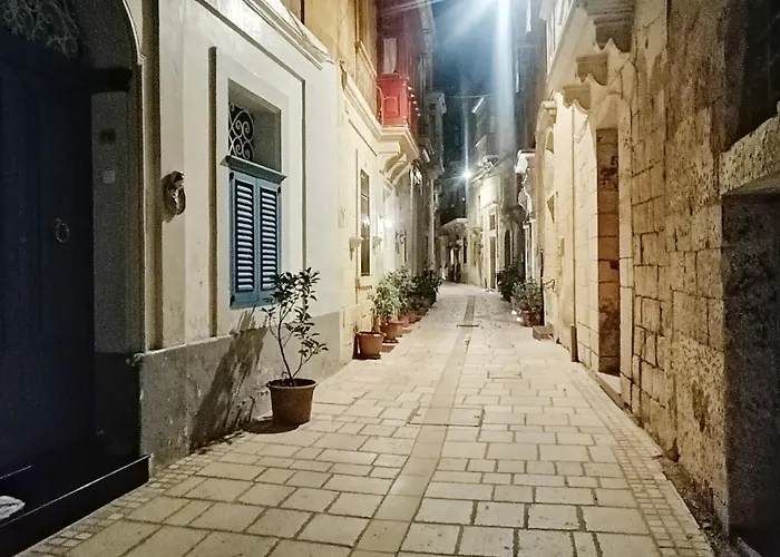 Vittoriosa' Seafront 2 Bed Highly Furnished *