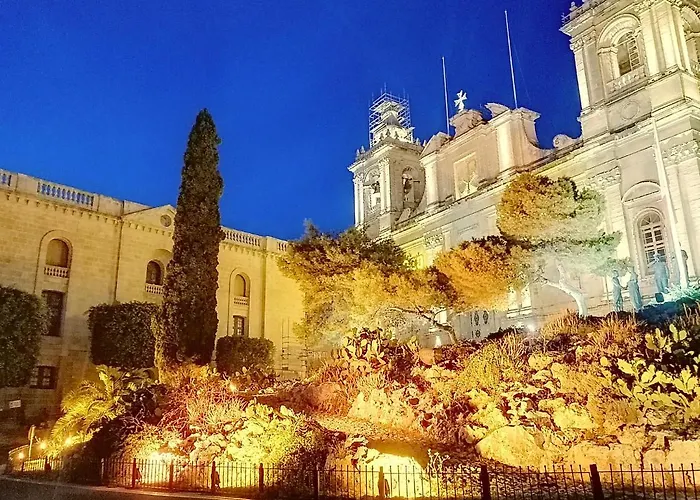 Apartment Vittoriosa' Seafront 2 Bed Highly Furnished Vittoriosa