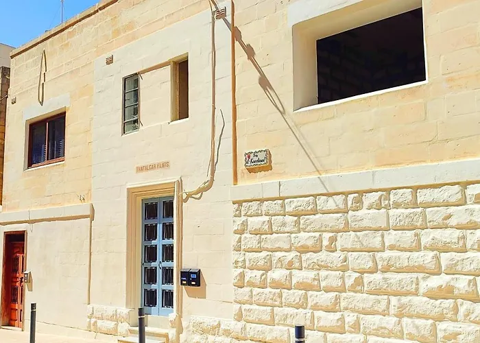 Vittoriosa' Seafront 2 Bed Highly Furnished Apartment